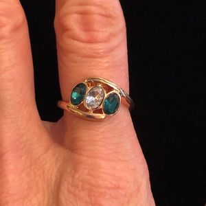 Elegant Gold and Emerald Green Faux Gemstone Ring